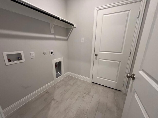 Building Photo - 609 Tartane Dr