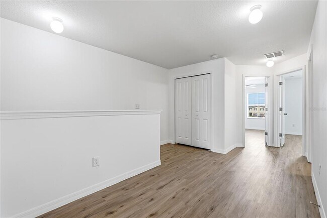 Building Photo - 12942 Utopia Gdns Wy