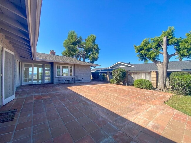 Building Photo - 2719 Via Arboleda