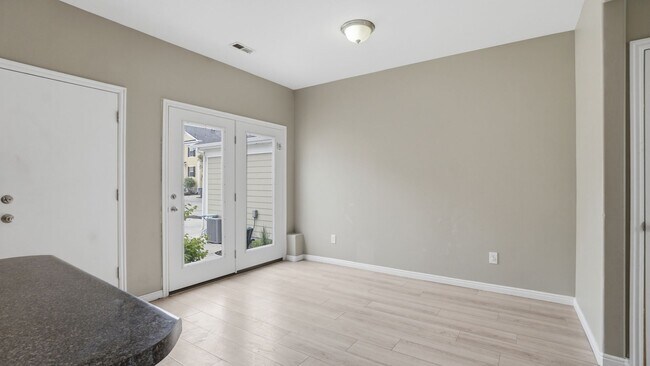 Building Photo - 4 Bedroom Townhome in Daybreak!!