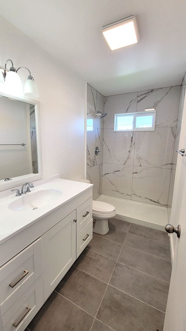 Building Photo - 267 W 6th Ave