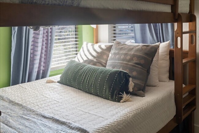 Building Photo - 10617 W Adela Dr.