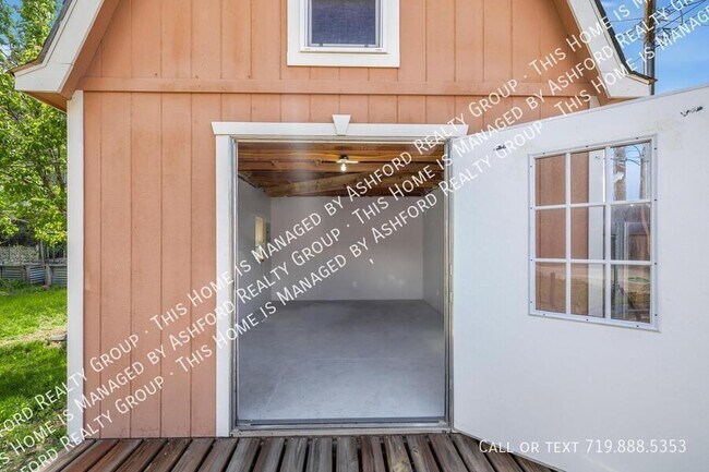Building Photo - 1406 N Foote Ave