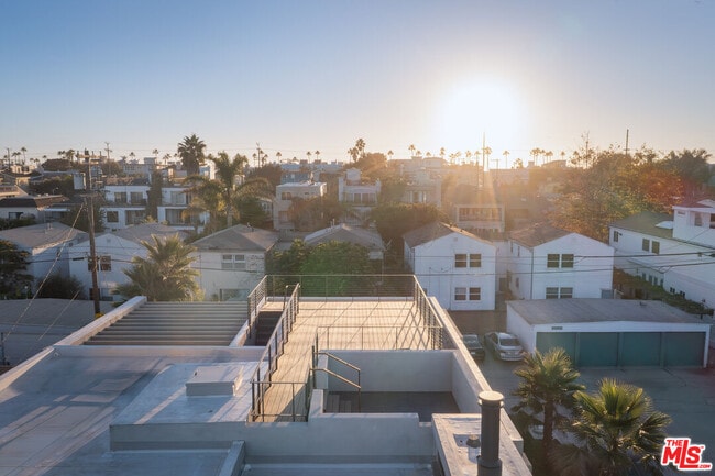 Building Photo - 2801 Sanborn Ave