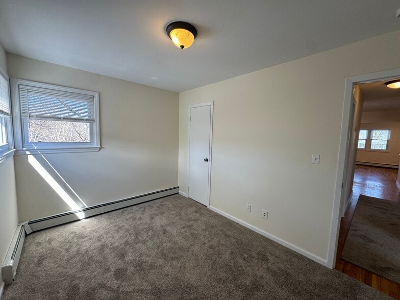 Building Photo - 40 Whitestone Rd