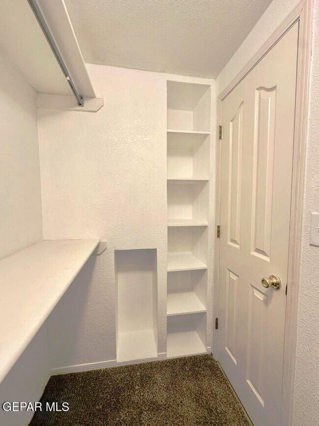 Building Photo - 7489 Plaza Redonda Dr