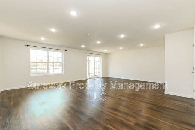 Building Photo - 2503 Charleston Dr