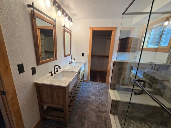 Building Photo - 789 Blackhawk Creek Dr