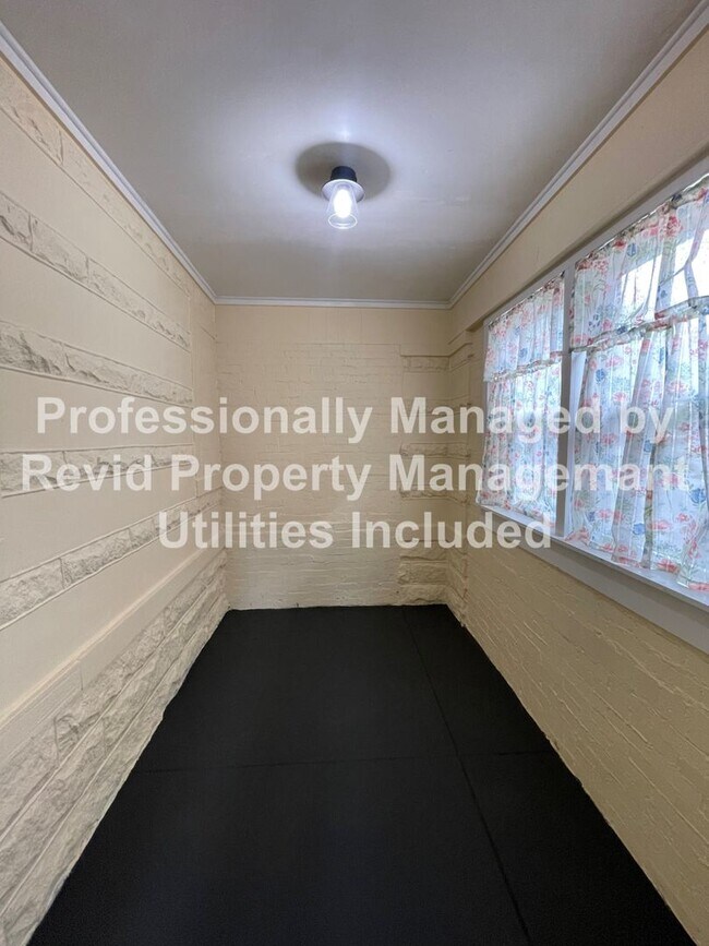 Building Photo - 1287 Harbert Ave