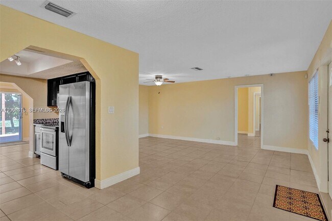 Building Photo - 7131 NW 24th Pl