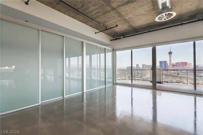 Building Photo - 900 S Las Vegas Blvd