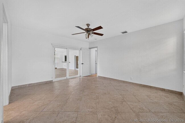 Building Photo - 905 NW 133rd Ave
