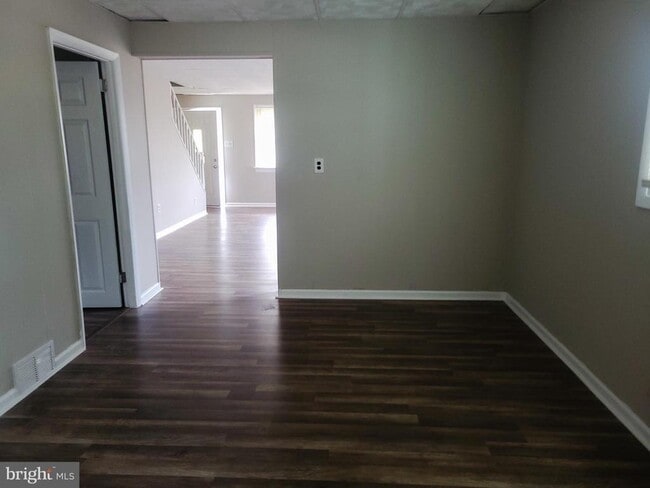 Building Photo - 601 Division St