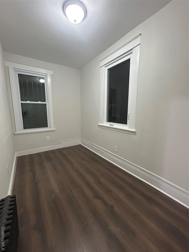 Building Photo - 144 Waverly St