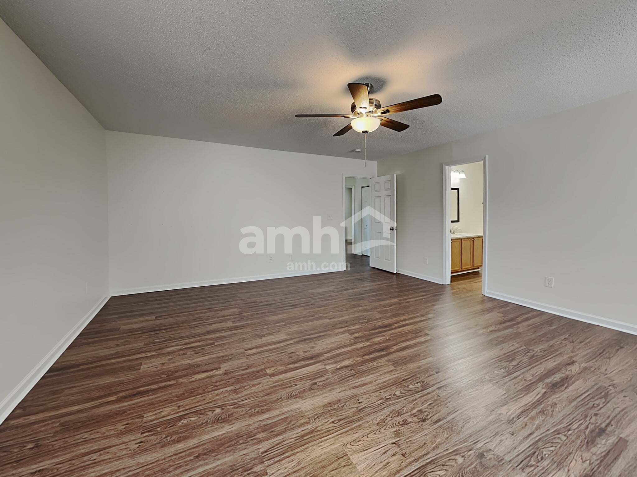 Building Photo - 211 Calla Lilly Ln