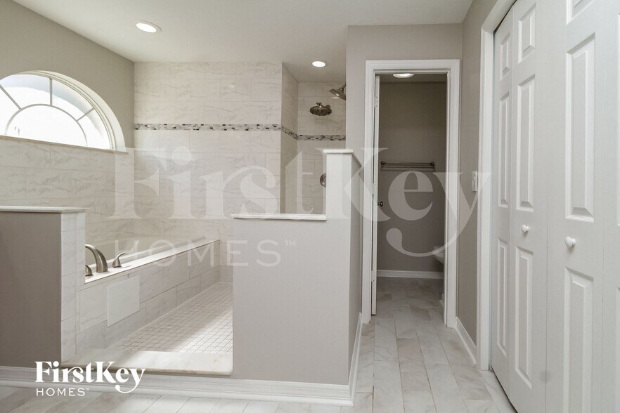 Building Photo - 518 Whittingham Pl