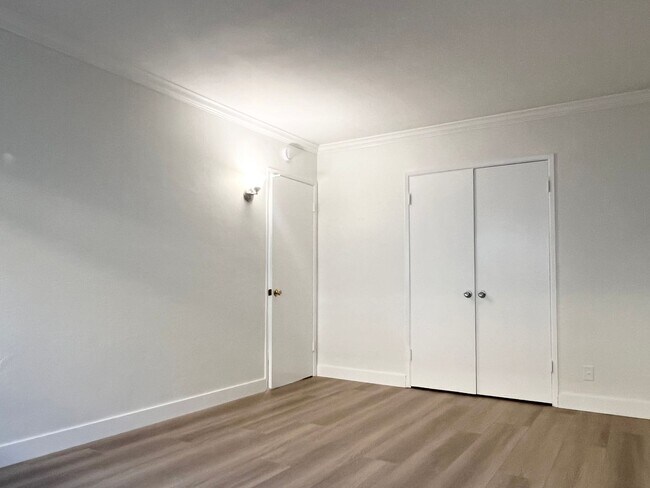 Building Photo - Bright 2 bed 1 bath in Pacific Beach