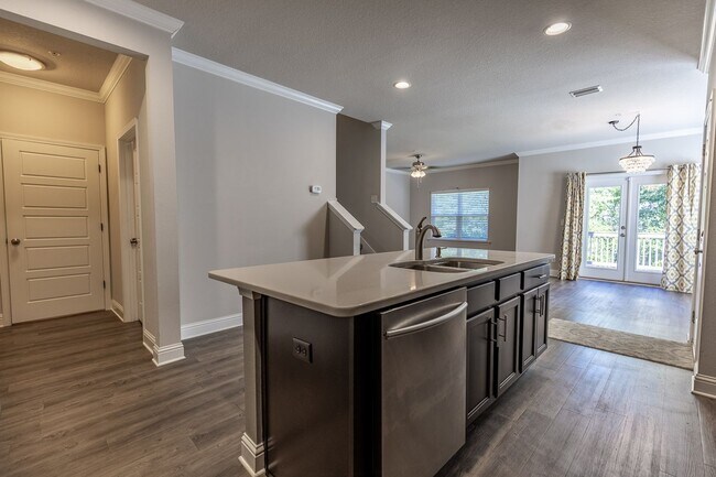 Building Photo - Ground-Floor Condo with Garage in Quail Ho...