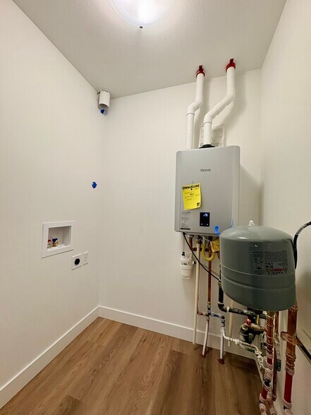 Building Photo - 6740 W Lilly Pad Cir