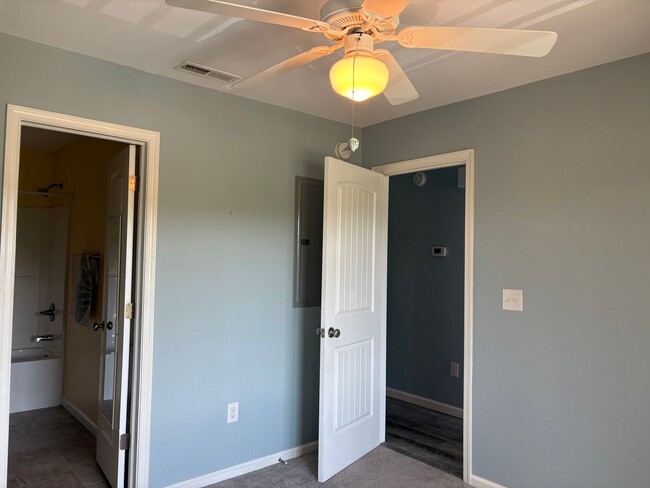 Building Photo - 3 Bedroom 3 Bath Home in Kill Devil Hills ...