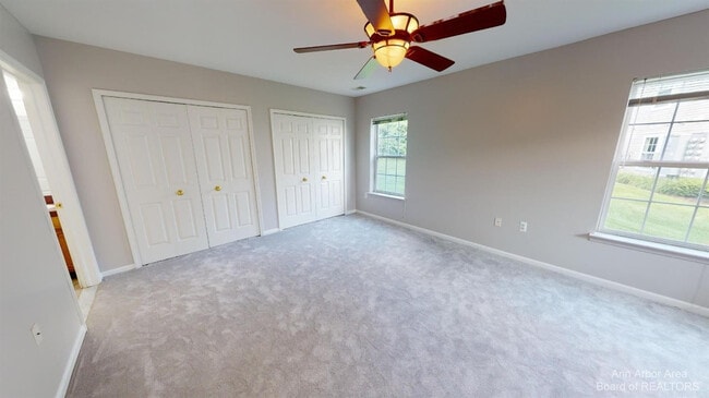Building Photo - 2666 S Knightsbridge Cir