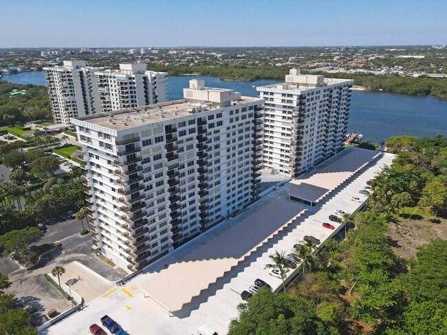 Building Photo - 2121 N Ocean Blvd