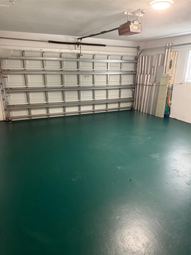 Building Photo - 1424 SE 12th Ave