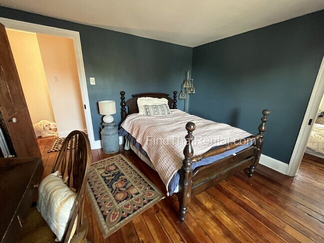 Building Photo - Downtown Carlisle Beautifully Renovated Pe...