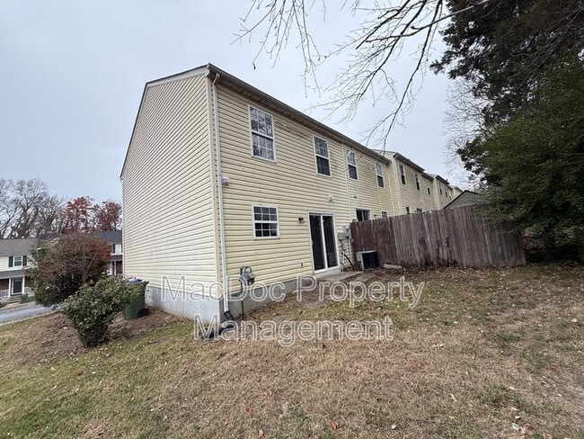 Building Photo - 4345 Normandy Ct