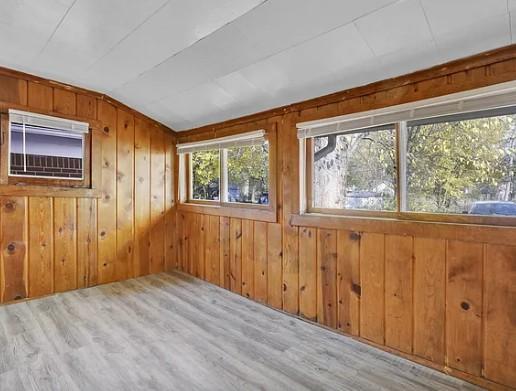 Building Photo - 405 E Hodge Ave