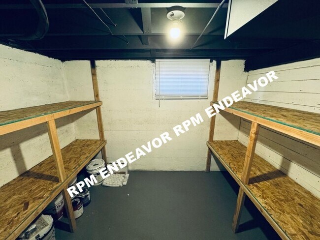 Building Photo - Downtown St. Charles 4BR Home | Walk to Main Street | Garage + Yard