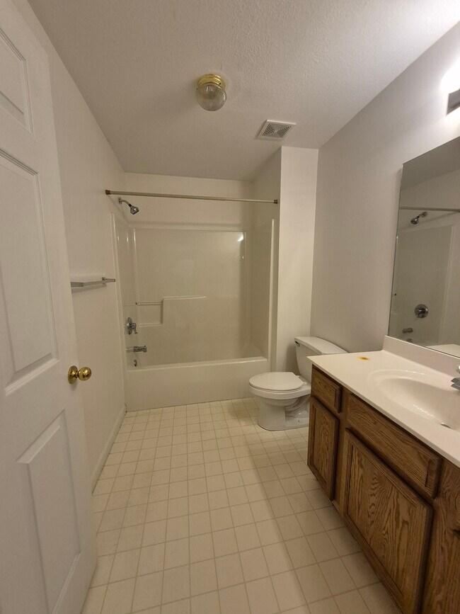 Building Photo - 105 Olde Covington Way