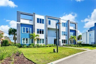 Building Photo - 7740 Sandy Ridge Dr