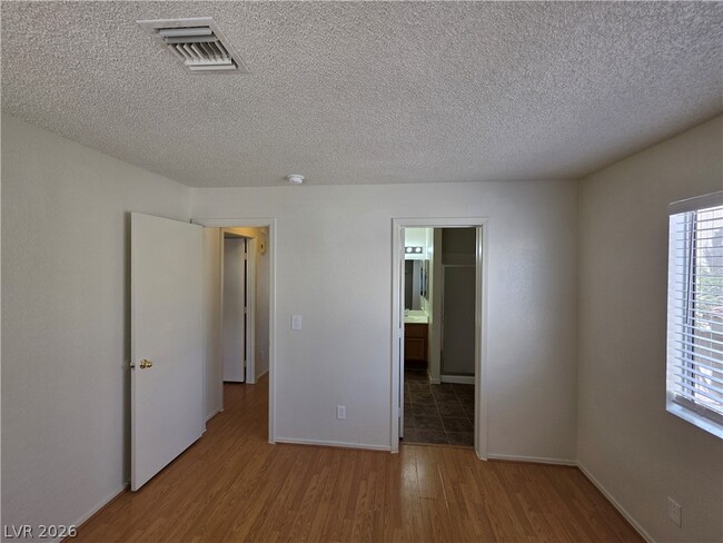 Building Photo - 2200 Highpointe Dr