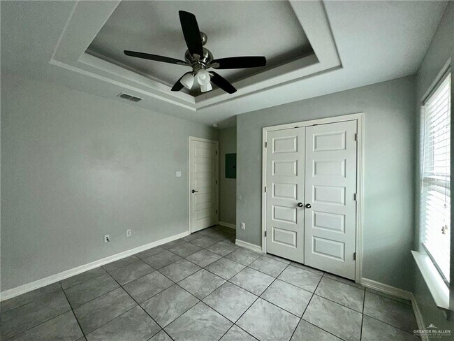 Building Photo - 16 Teak Dr