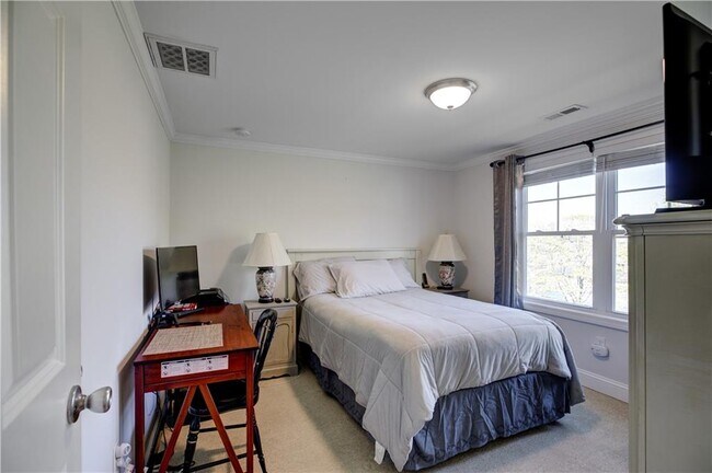 Building Photo - 17 Mariner Way