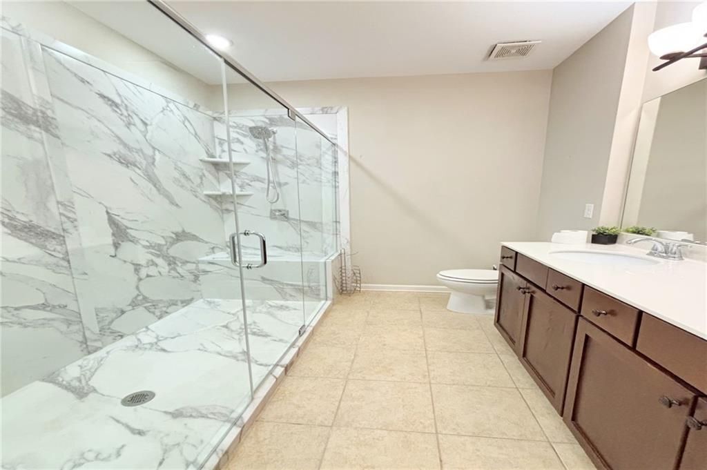 Building Photo - 772 Liberty Commons Dr