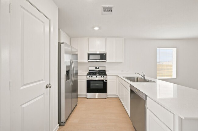 Building Photo - 702 Umbrella Tree Dr