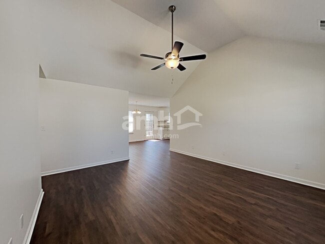 Building Photo - 4204 Birch Dr