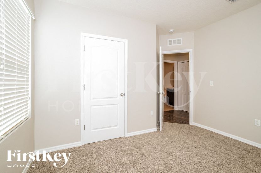 Building Photo - 2295 Sequoia Way