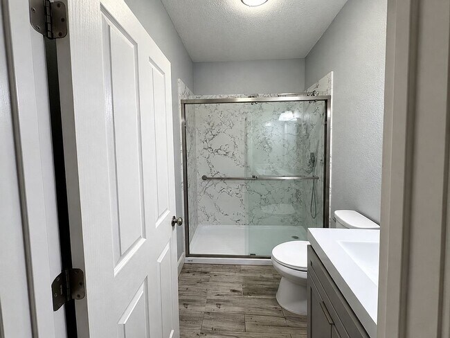 Building Photo - 6602 Escallonia Way