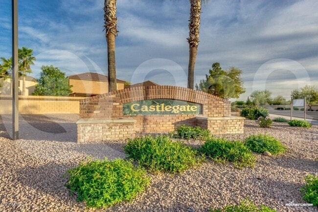 Building Photo - 4567 E Meadow Land Dr