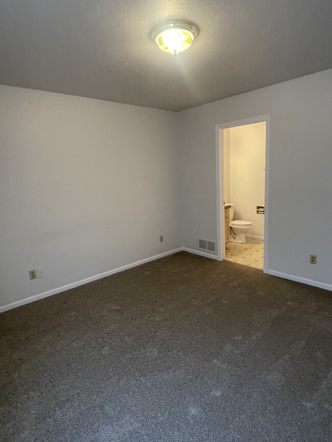 Building Photo - 1007 Cuerto Ln