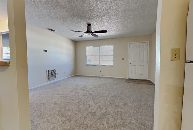 Building Photo - 15696 Bolesta Rd