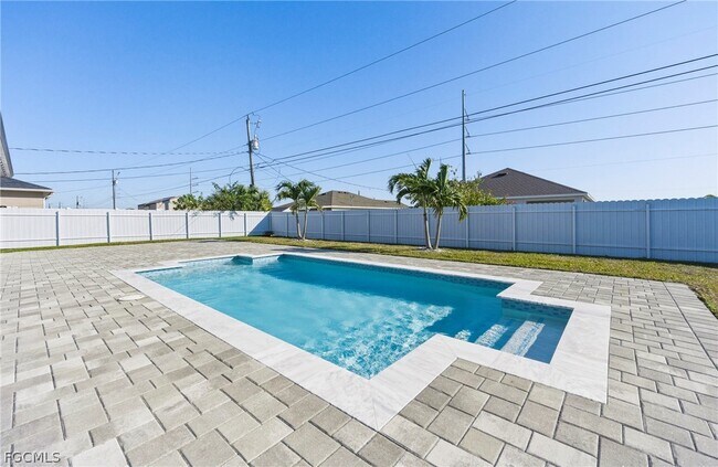 Building Photo - 922 NW 8th Terrace