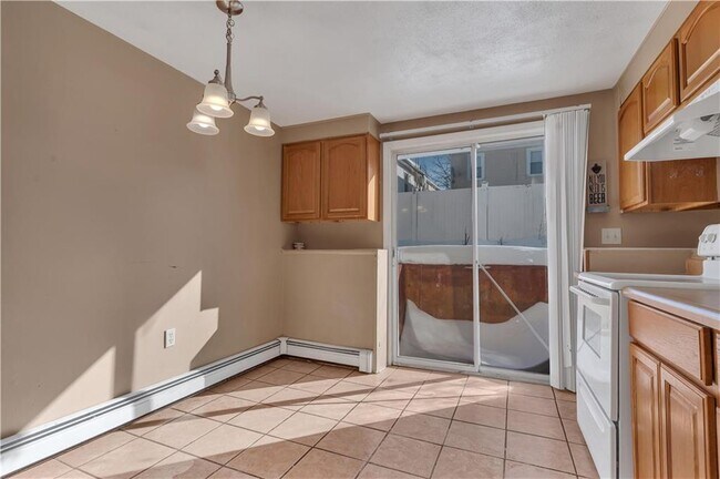 Building Photo - 66 Silver Lake Ave