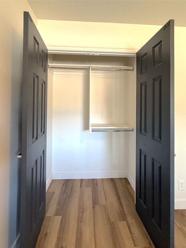 Building Photo - 3 bed, 2 bath home with 2 car garage