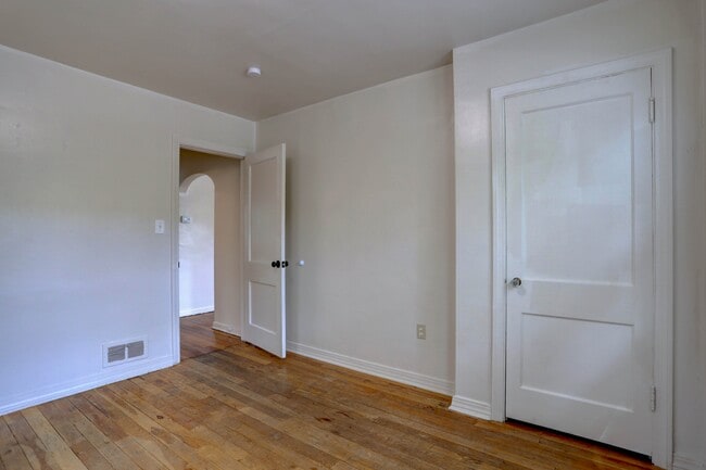 Building Photo - 1902 Washington Ave