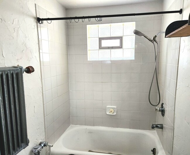 Building Photo - LOCATION LOCATION!!  Remodeled- studio in the heart of Capitol Hill.  $500 off 1st months' rent!