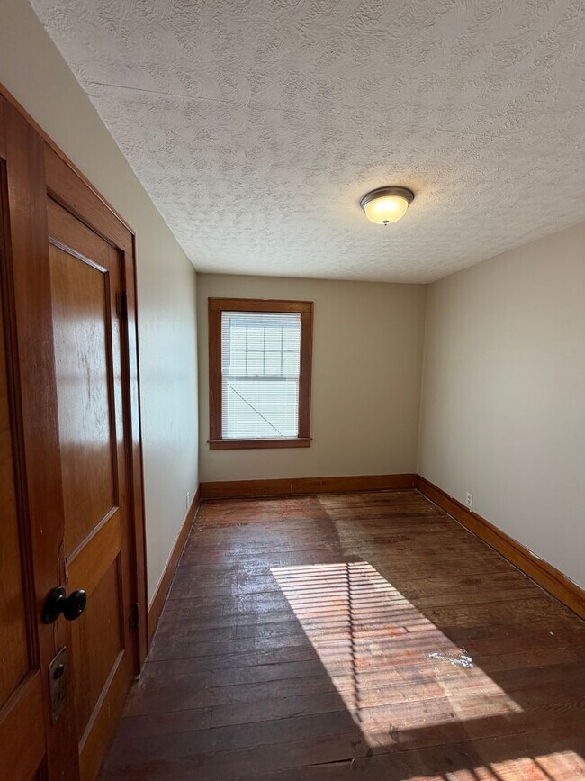 Building Photo - 1722 Coleman Ave